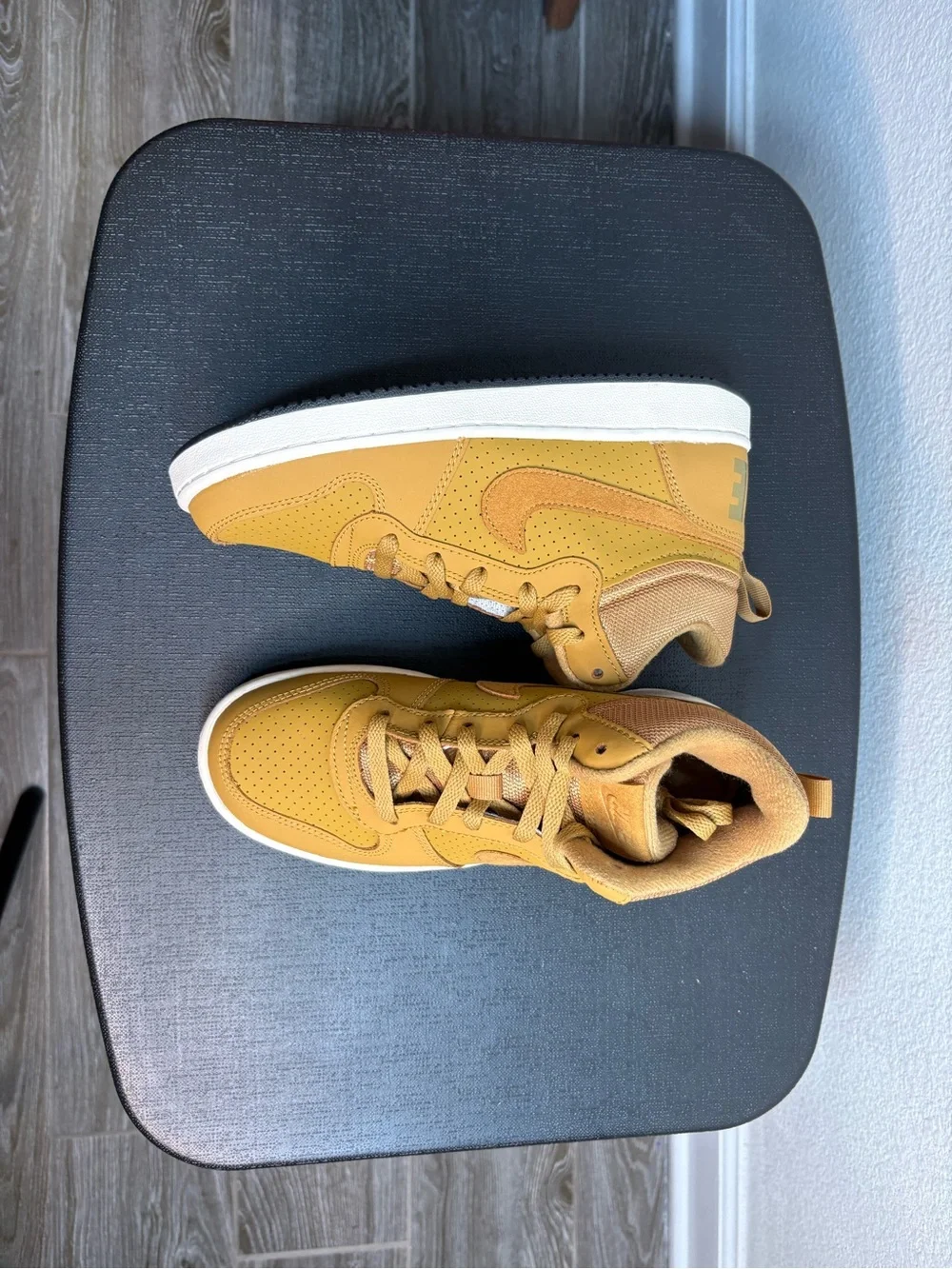 Nike Court Borough Mid GS, Wheat Wheat-Summit White Black, 5.5 Y
